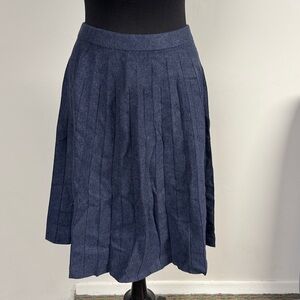 Elegant Navy knit Pleated Skirt size large